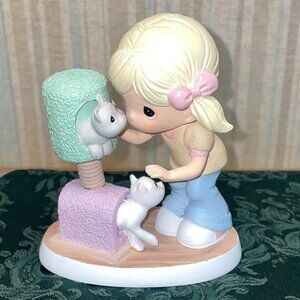 Precious Moments Purr-fectly Content: Pawprints on My Heart Collection Figurine